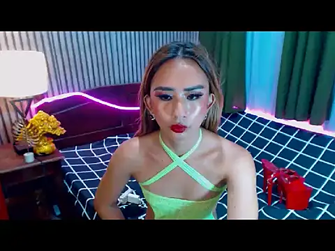 SanyaCumSlot webcam