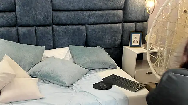 Watch isabellaivyy live on EroticFlix - High definition streams