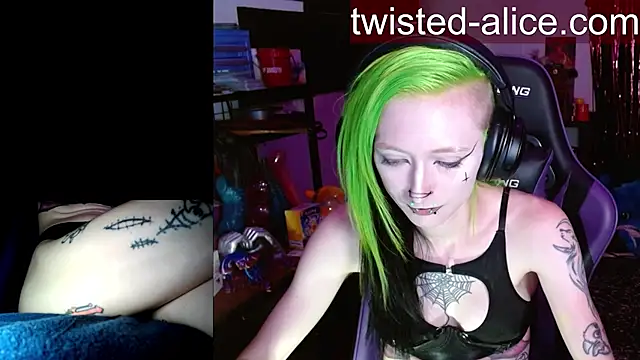 Twisted_Alice webcam
