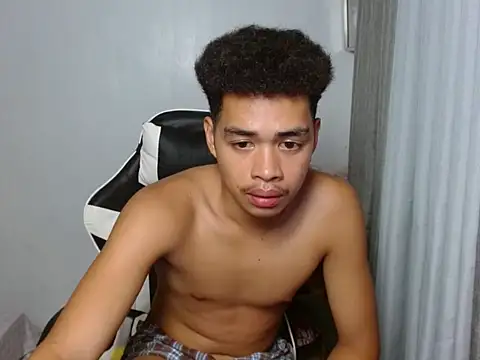 curlyasian_njxx (M twink) - public cum show