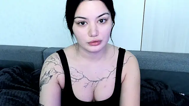 Dark_Moni live cam on StripChat