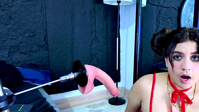 Watch LizzyOlsen live on EroticFlix - High definition streams