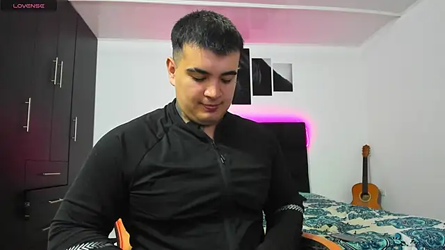 thiago__cp01 live cam on StripChat