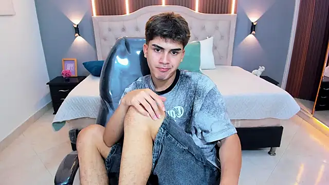 Tommy18__ webcam