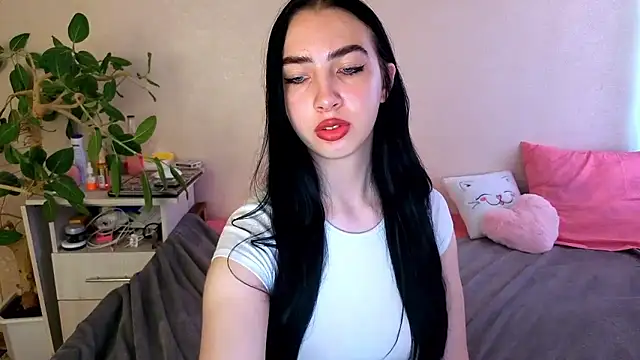 WildKittenX_ live cam on StripChat