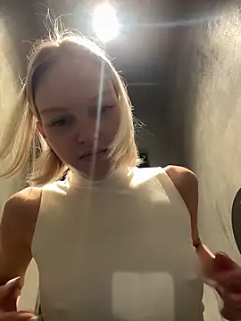 ashleymur (F teen) - naked show