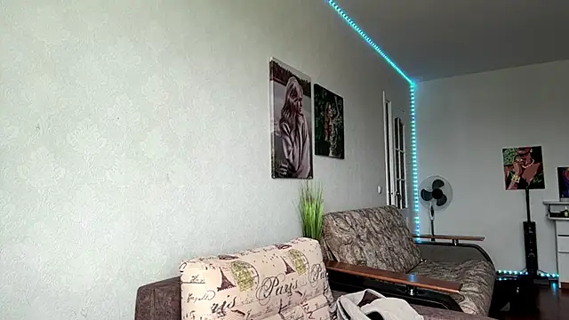 Watch AnnaWasp live on EroticFlix - High definition streams