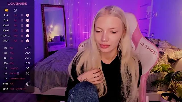 AnyaTaylor_ webcam