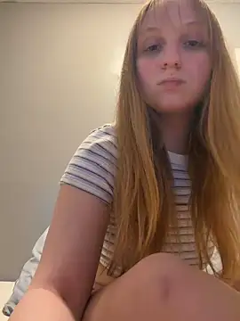 tinyblondebarbie webcam