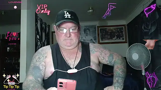 KINKYBLUEYES69 webcam
