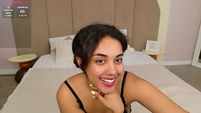 Luna_Cortier webcam