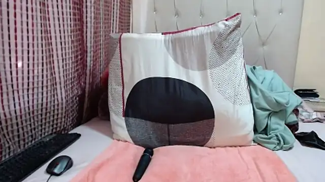 CHOCOLATEDARKBUSTYX webcam