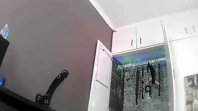 Watch BaDSubMiss live on EroticFlix - High definition streams