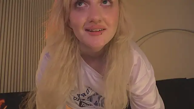 ELLIEJAY webcam