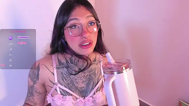 Akari1_Mischief webcam