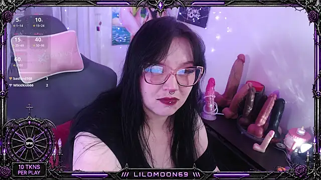 LiloMoon69 webcam