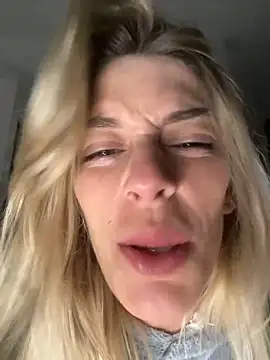 Bellalolahot webcam
