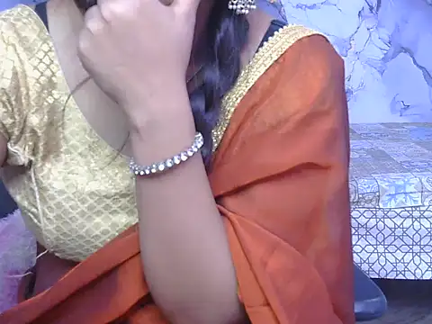 Aayesha-queen webcam