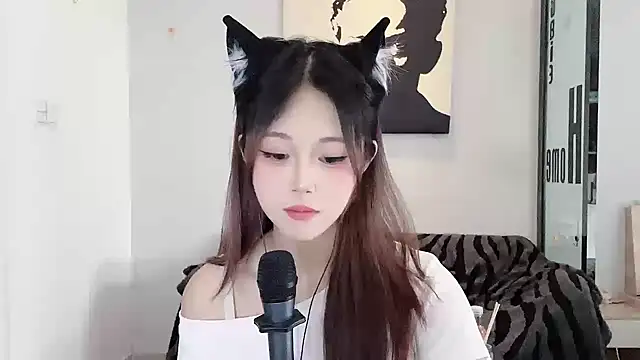 KiKi-011 webcam