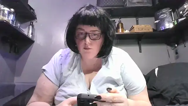 Prettyinferno webcam