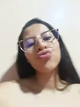 charlotte_collins2_ webcam
