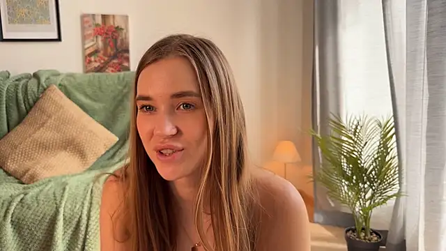 Mia_Luxes webcam