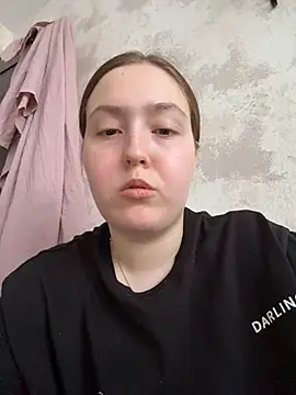 CharmingVikii webcam