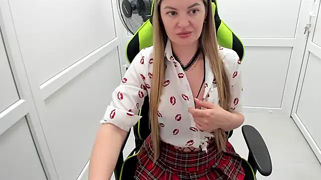 MiaSummerr_ webcam