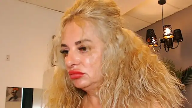 ElviraZoi webcam
