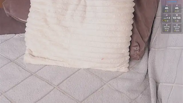 cherlyguss (F teen) - chill my tits with ice cube