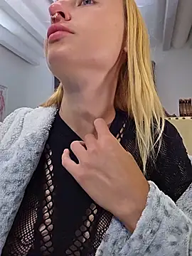 kylie_blck (F young) - Grab Tits and play+1Pic