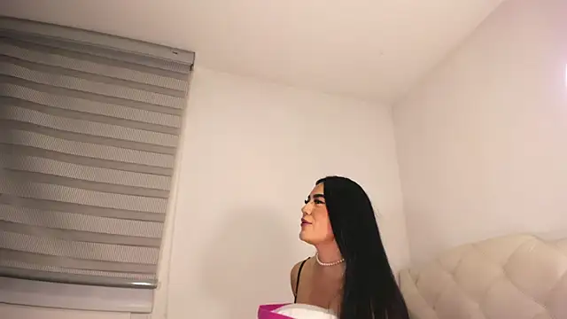 Watch lina_quinn live on EroticFlix - High definition streams