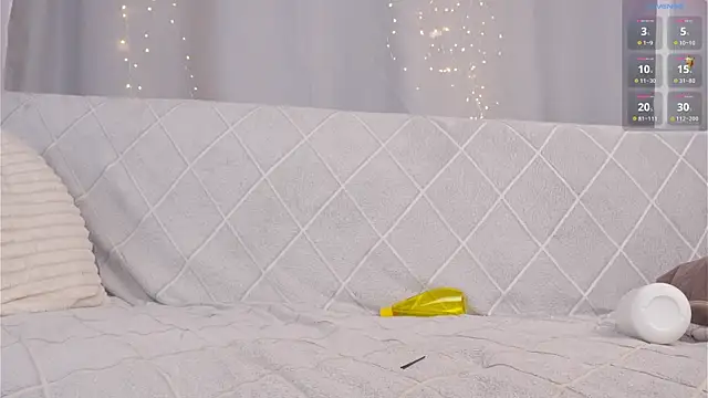 CherlyGuss live sex cam