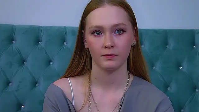 AgataFoxley live cam on StripChat