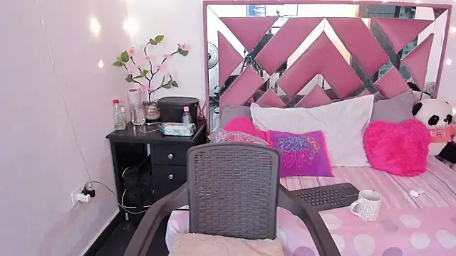 bellalumi - Bellalumi's free webcam - UK Sex Cams