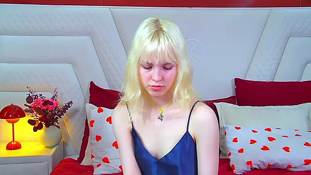 Watch HannahHollis live on EroticFlix - High definition streams