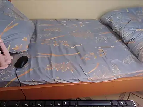 Luna_en_Gee webcam