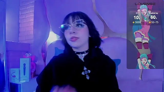 NaniiSisy webcam