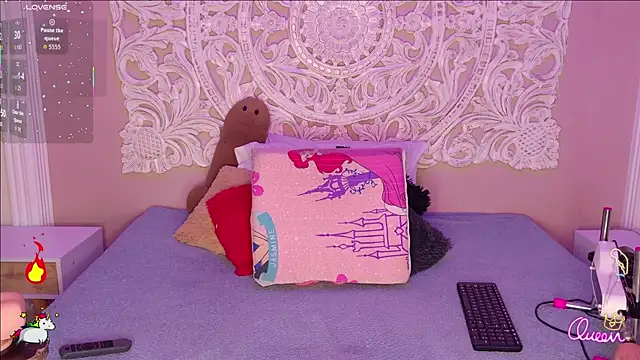 malaikabrown (F young) - 👅 Suck my own holy nipples