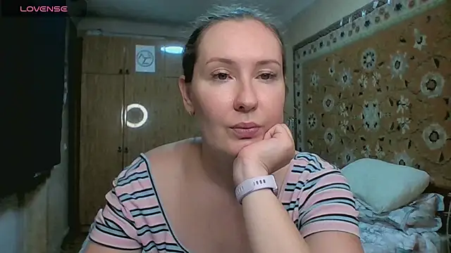 annaxlovers (F young) - spanks ass