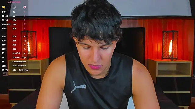 Leo_Savage_ webcam