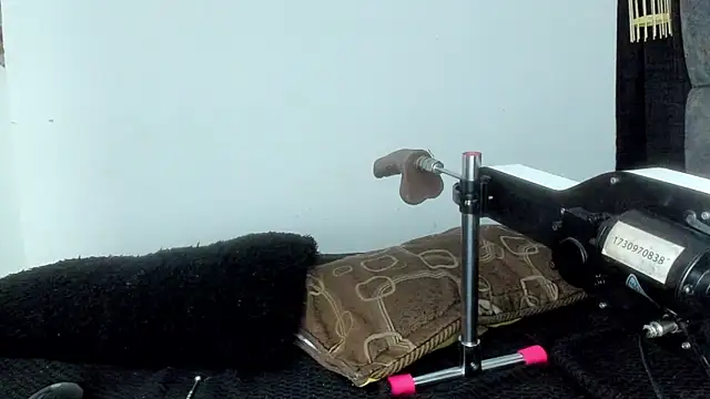 MegannHills_ webcam