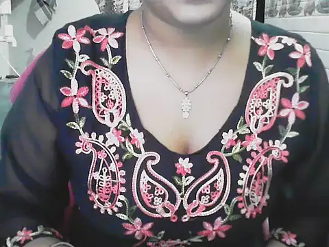 LovingPihu webcam