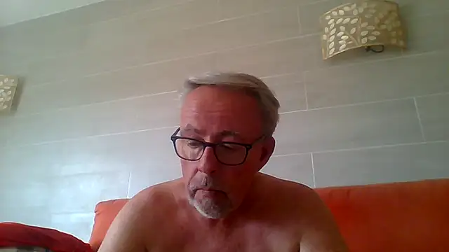 tuggy59 (M grandpa) - CLOSE MASURBATION