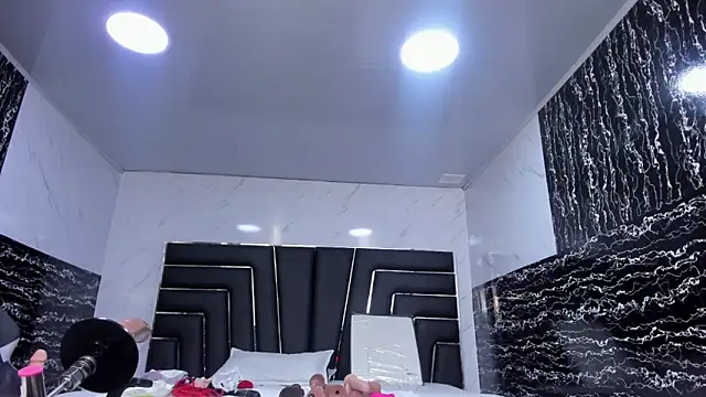 Ladyy_Scarlett webcam