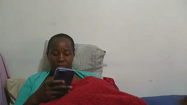 sluttylaura21 webcam