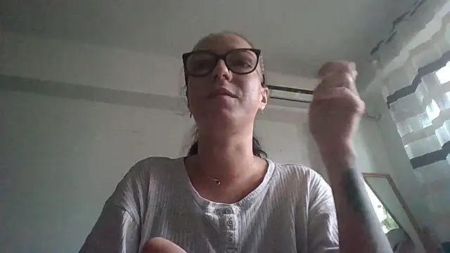 IzabelllNoir webcam