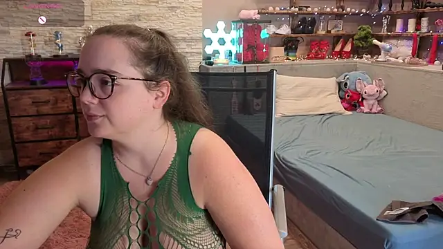 Watch Kimberly-Caprice live on EroticFlix - High definition streams