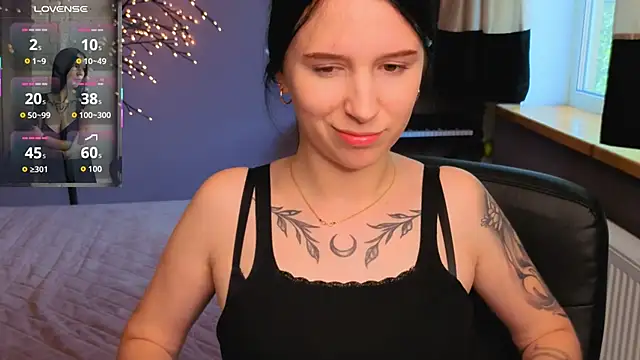 Watch KarolinaBlacks live on EroticFlix - High definition streams