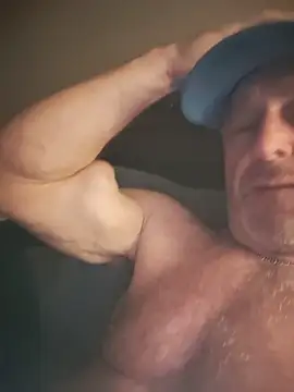 Slydog1010 live cam on StripChat